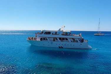 Wycieczka fakultatywna, Wycieczka Miasto duchów, Famagusta, Salamina z rejsem na Blue Lagoon i zatokę żółwi z Ayia Napa z barbecue