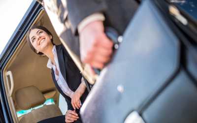 Transfer, Transfer z lotniska Larnaka na Cyprze do miasta Ayia Napa, do dowolnego miejsca np. hotelu, apartamentu, willi dla 4-8 osób