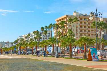 Wycieczka fakultatywna, Z Pafos w kierunku Ayia Napa Marathon z Lefkarą, odrobiną wina i oliwy