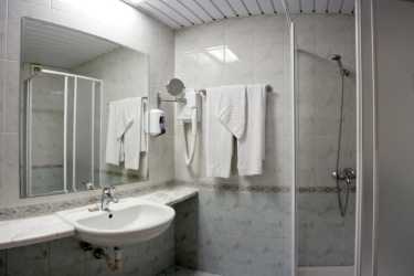 !tr_error=pl->oboz_mlodziezowy_zagraniczny!, BUŁGARIA-Złote Piaski-hotel Zdravets. "Bałkańska impreza na wypasie" + Budapeszt i rejs statkiem po Dunaju + Hungrarospa- największy kompleks wodny w Europie! (14-19 lat)